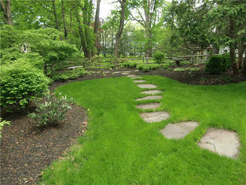 2 Revere Road Riverside, CT 06878 - Photo 3 of 13 a green field with lots of trees in it
