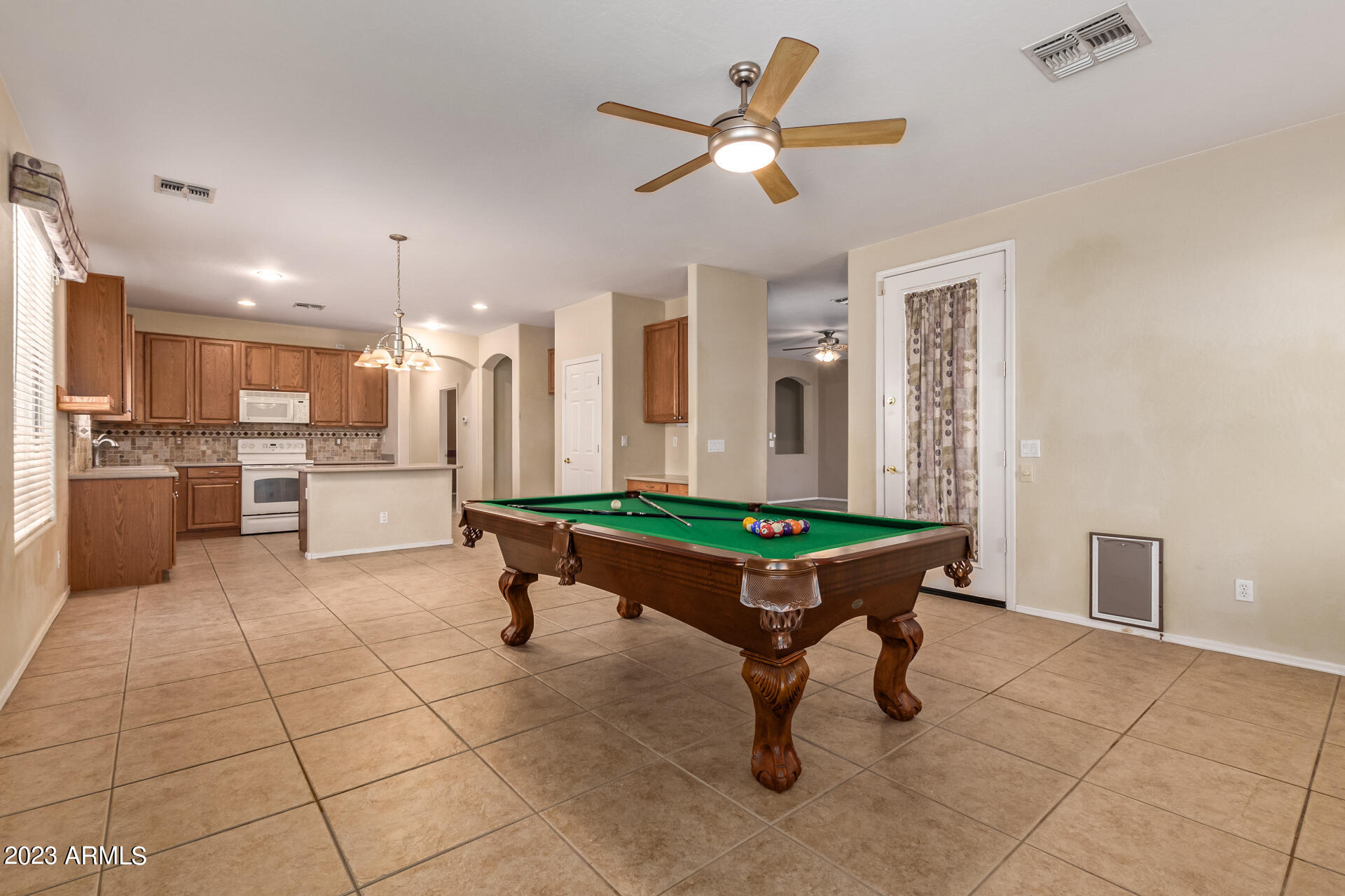 1804 East Beverly Road Phoenix, AZ 85042 - Photo 12 of 46 15 Beverly 1804
