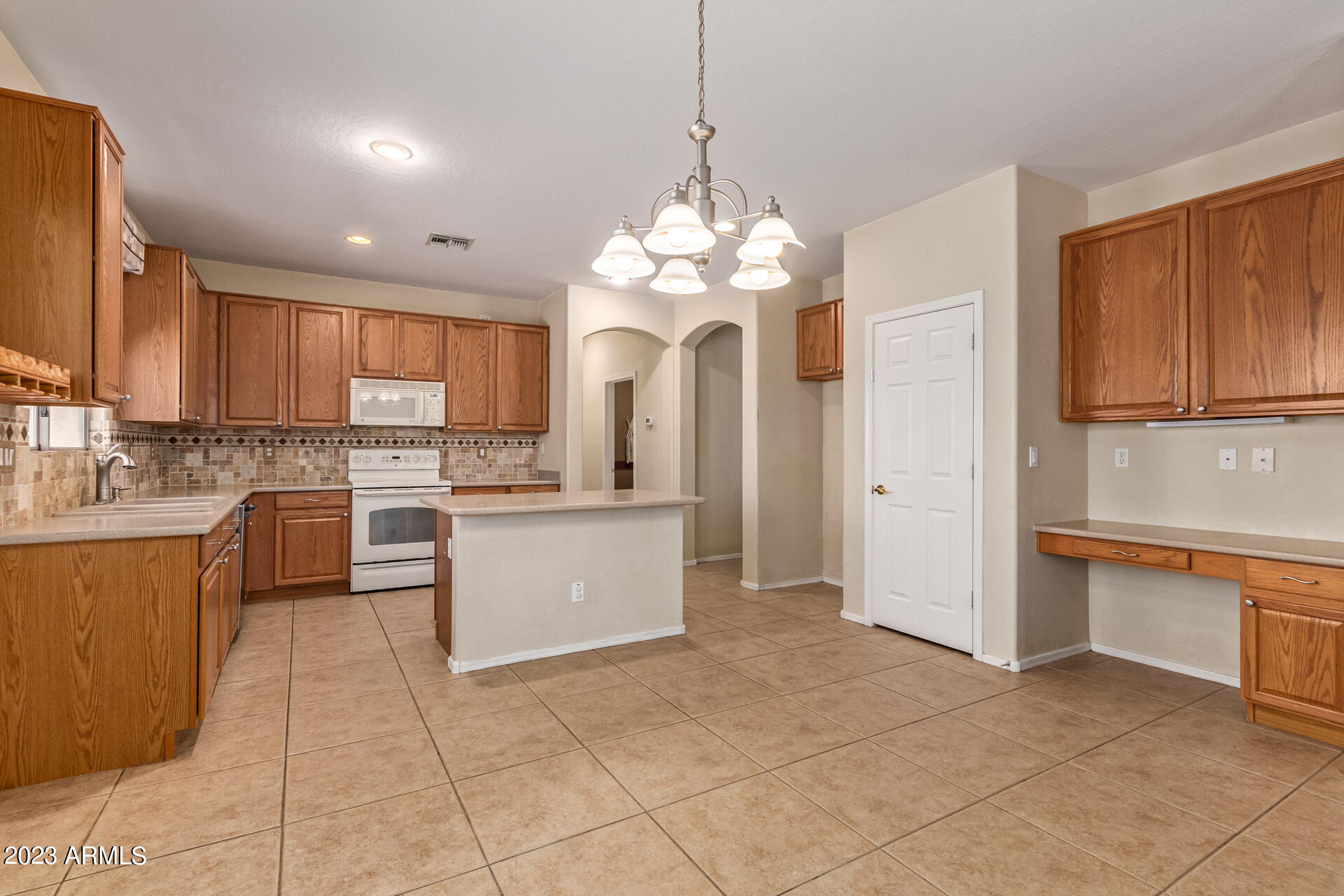 1804 East Beverly Road Phoenix, AZ 85042 - Photo 14 of 46 17 Beverly 1804