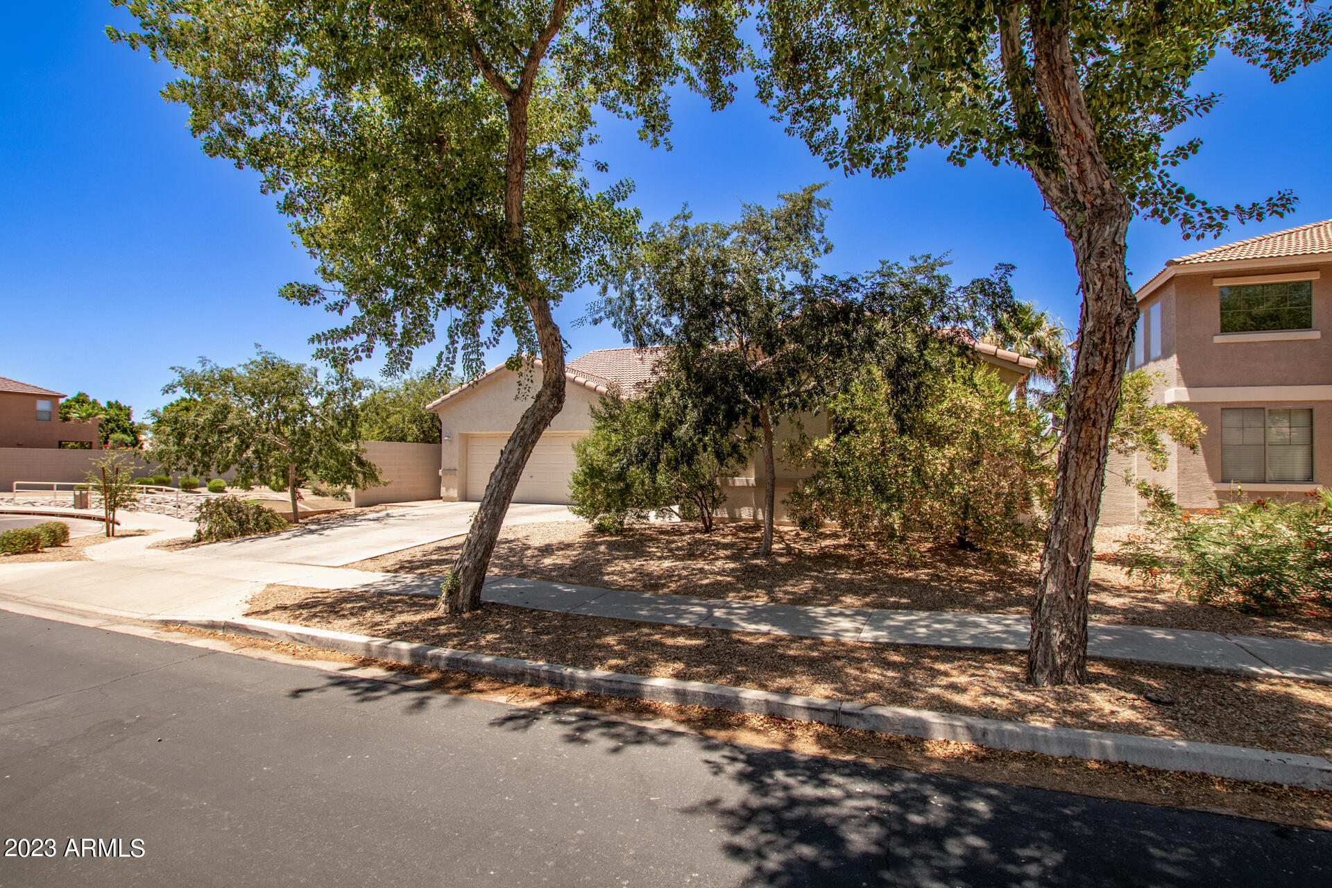 1804 East Beverly Road Phoenix, AZ 85042 - Photo 3 of 46 06 Beverly 1804