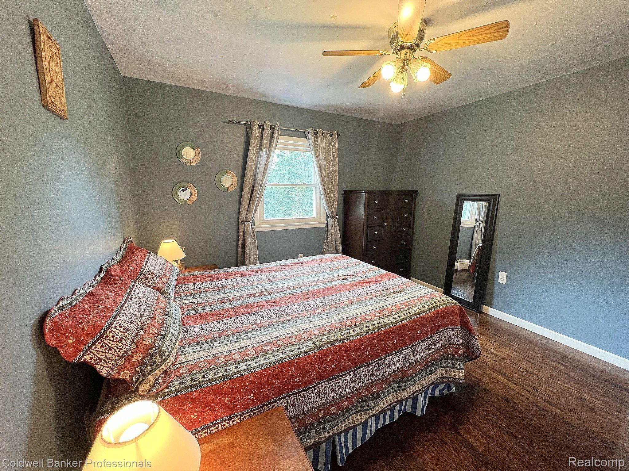 2344 Oklahoma Court Rochester, MI 48309 - Photo 24 of 40 Bedroom #3