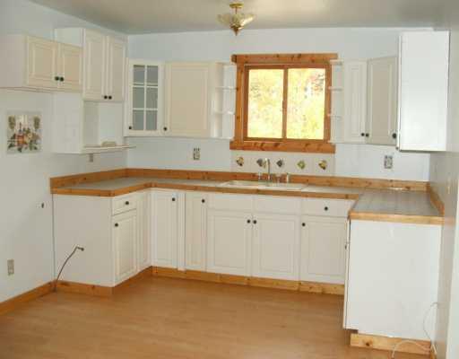 133 Mowry Road Monaca, PA 15061 - Photo 2 of 8 Kitchen.
