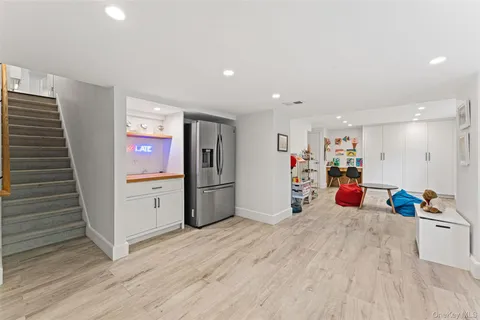 $3,295,000 | 12 Kolbert Drive, Scarsdale, NY 10583