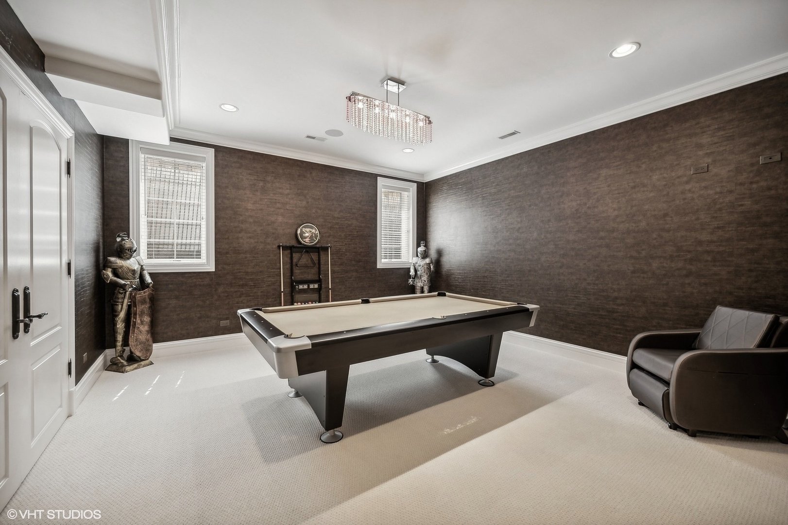 67 Beach Road Glencoe, IL 60022 - Photo 28 of 43 a room with table chairs and wooden floor