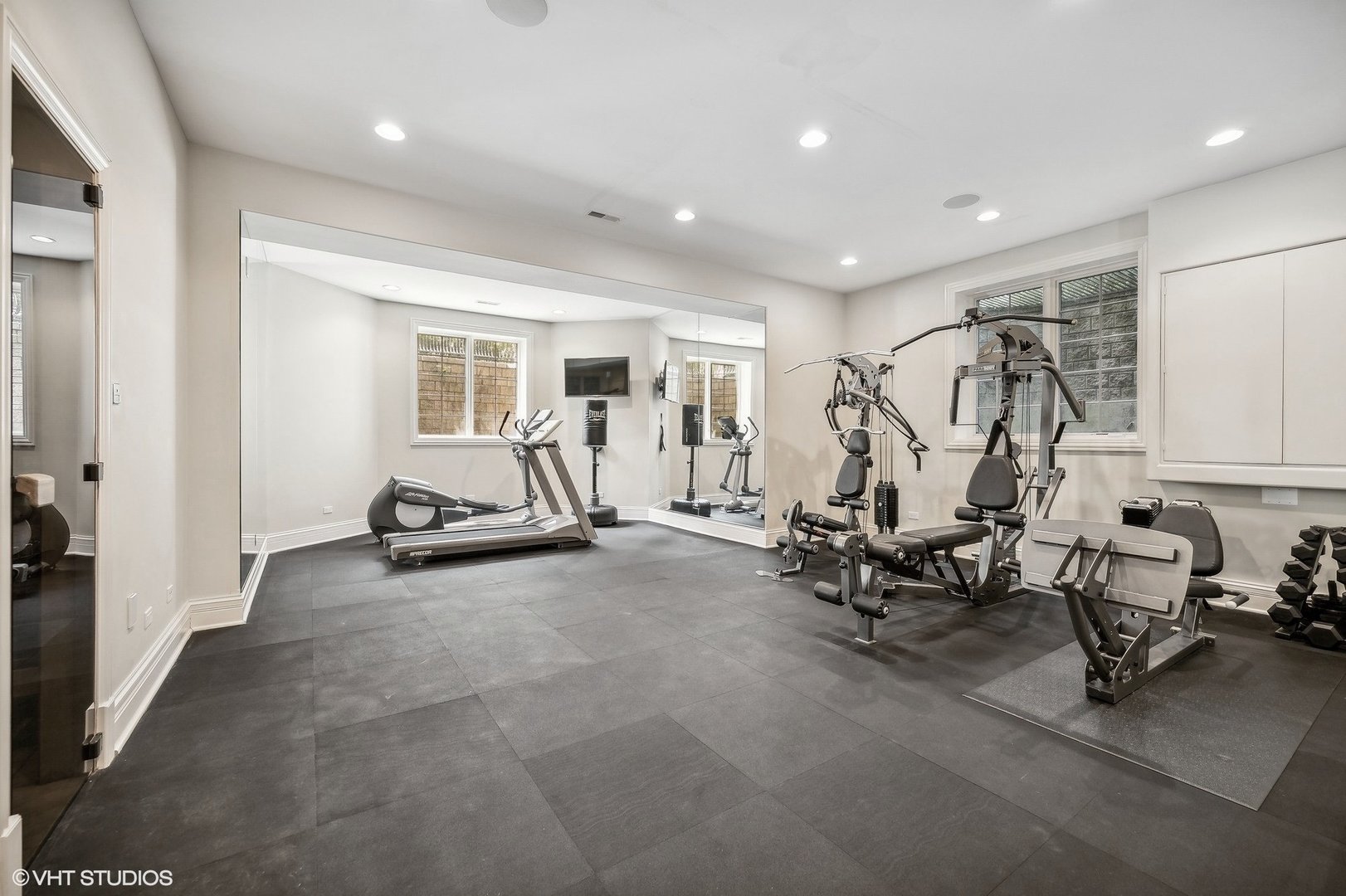 67 Beach Road Glencoe, IL 60022 - Photo 30 of 43 a view of a room with gym equipment