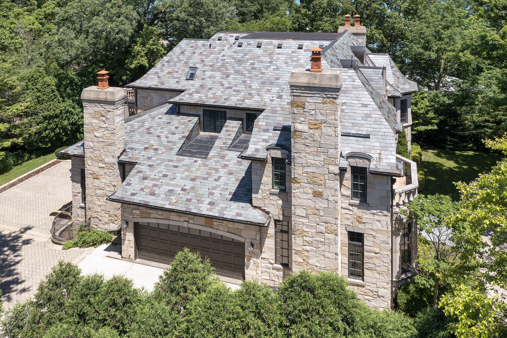 67 Beach Road Glencoe, IL 60022 - Photo 36 of 43 an aerial view of a house with chairs and table