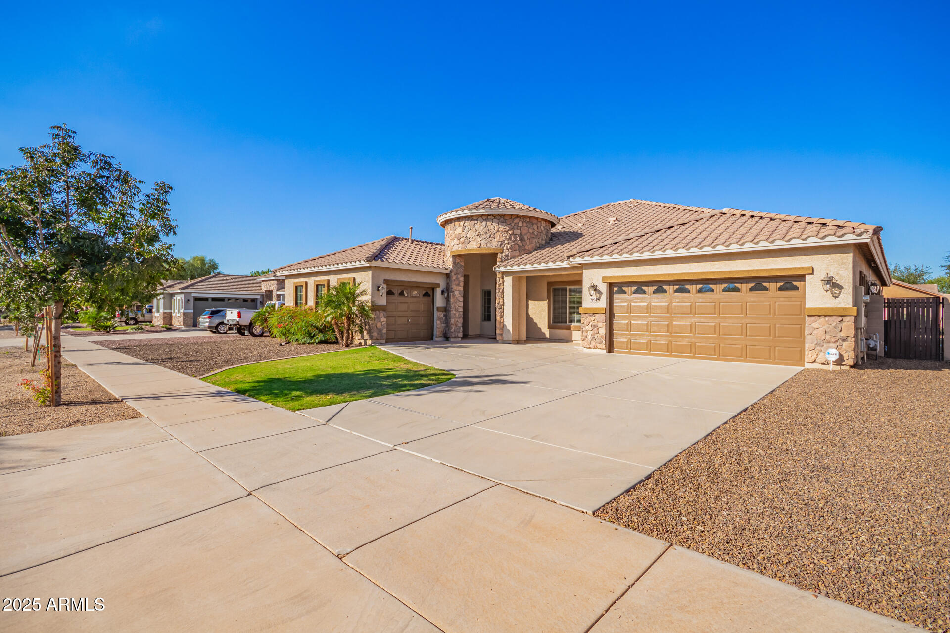 21942 East Rosa Road Queen Creek, AZ 85142 - Photo 2 of 27 05 - Rosa