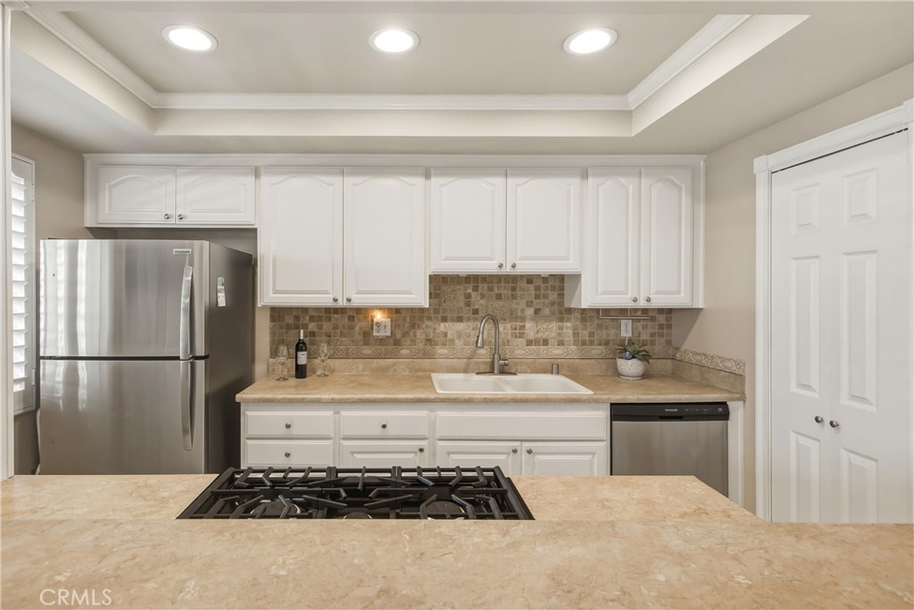 2615 Ruhland Avenue, Unit 15 Redondo Beach, CA 90278 - Photo 16 of 44 Newer stainless steel appliances
