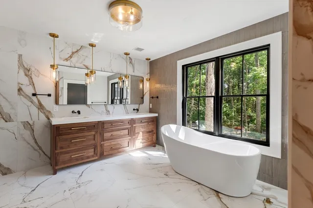 $3,975,000 | 957 South Street, Needham, MA 02492