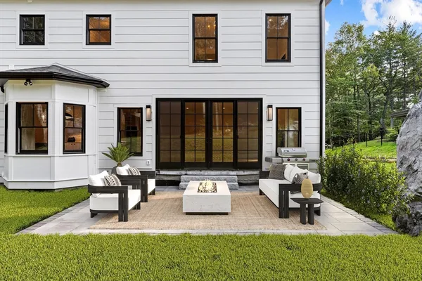 $3,975,000 | 957 South Street, Needham, MA 02492