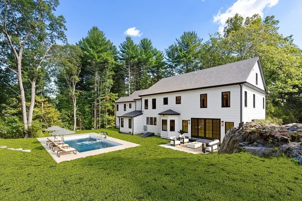 $3,975,000 | 957 South Street, Needham, MA 02492