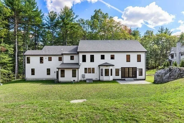 $3,975,000 | 957 South Street, Needham, MA 02492