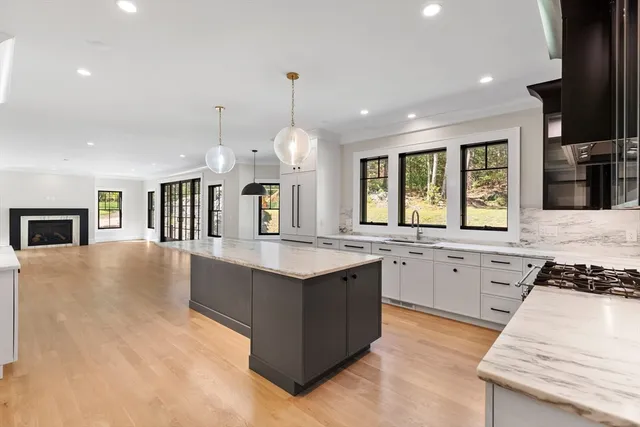 $3,975,000 | 957 South Street, Needham, MA 02492