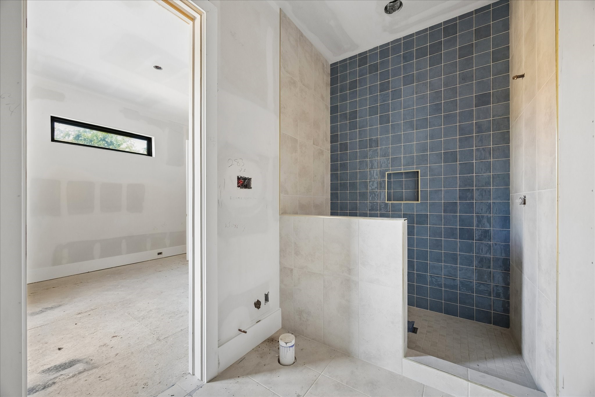 9050 Elizabeth Road Houston, TX 77055 - Photo 27 of 40 a bathroom with a shower