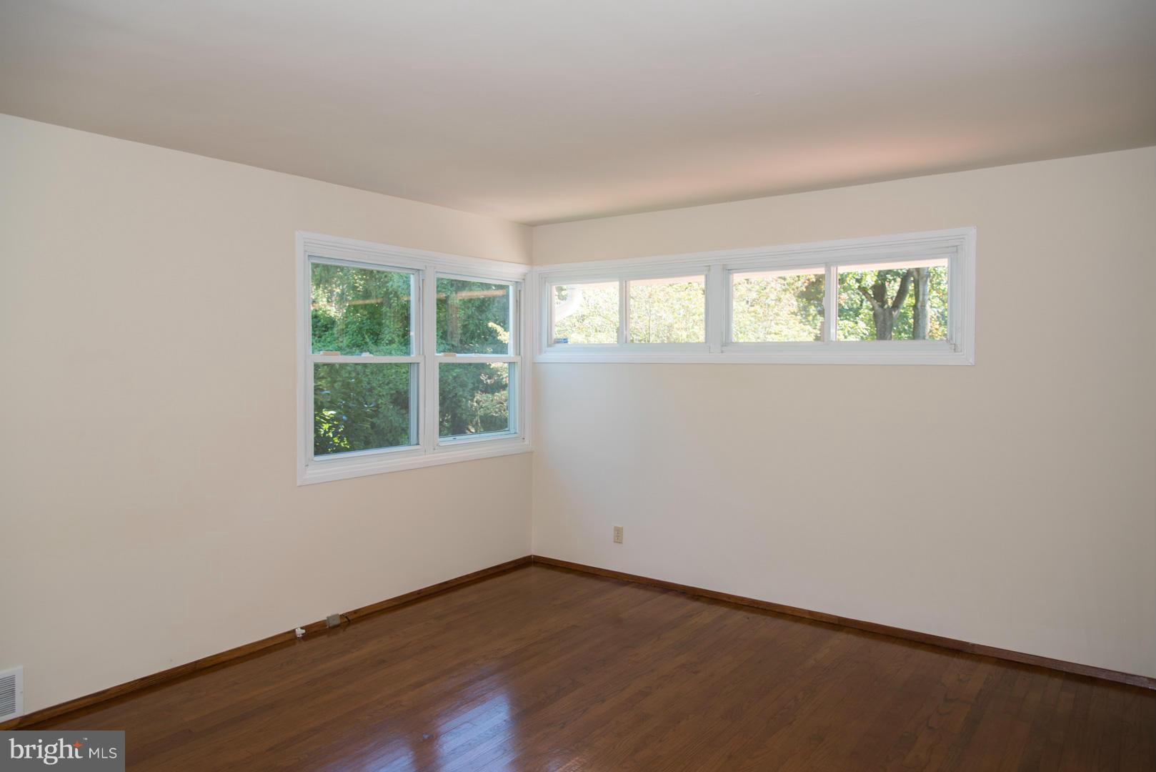 6019 Lakeview Road Baltimore, MD 21210 - Photo 6 of 19 Bedroom (Master)