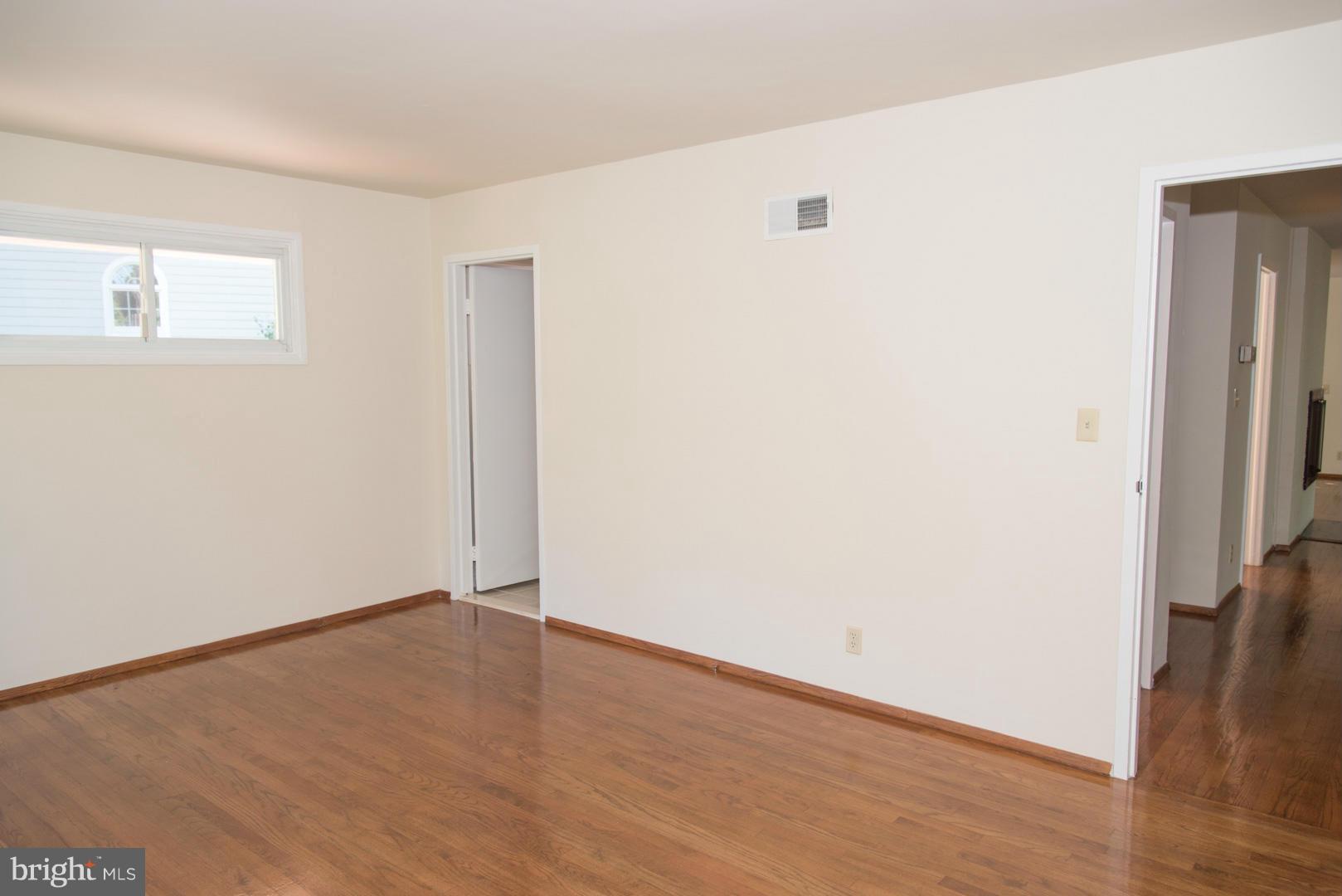 6019 Lakeview Road Baltimore, MD 21210 - Photo 7 of 19 Bedroom (Master)