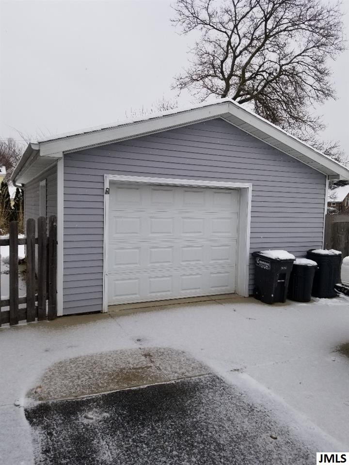 513 3rd Street Jackson, MI 49203 - Photo 4 of 18 Photo 4