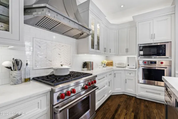 $2,900,000 | 2 Old Church Road, Unit 1, Greenwich, CT 06830
