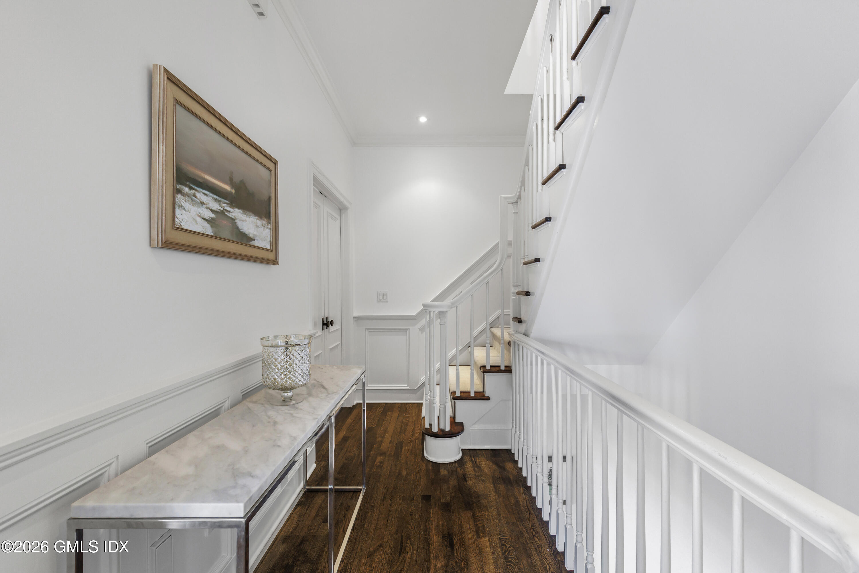 2 Old Church Road, Unit 1 Greenwich, CT 06830 - Photo 20 of 36 Hallway