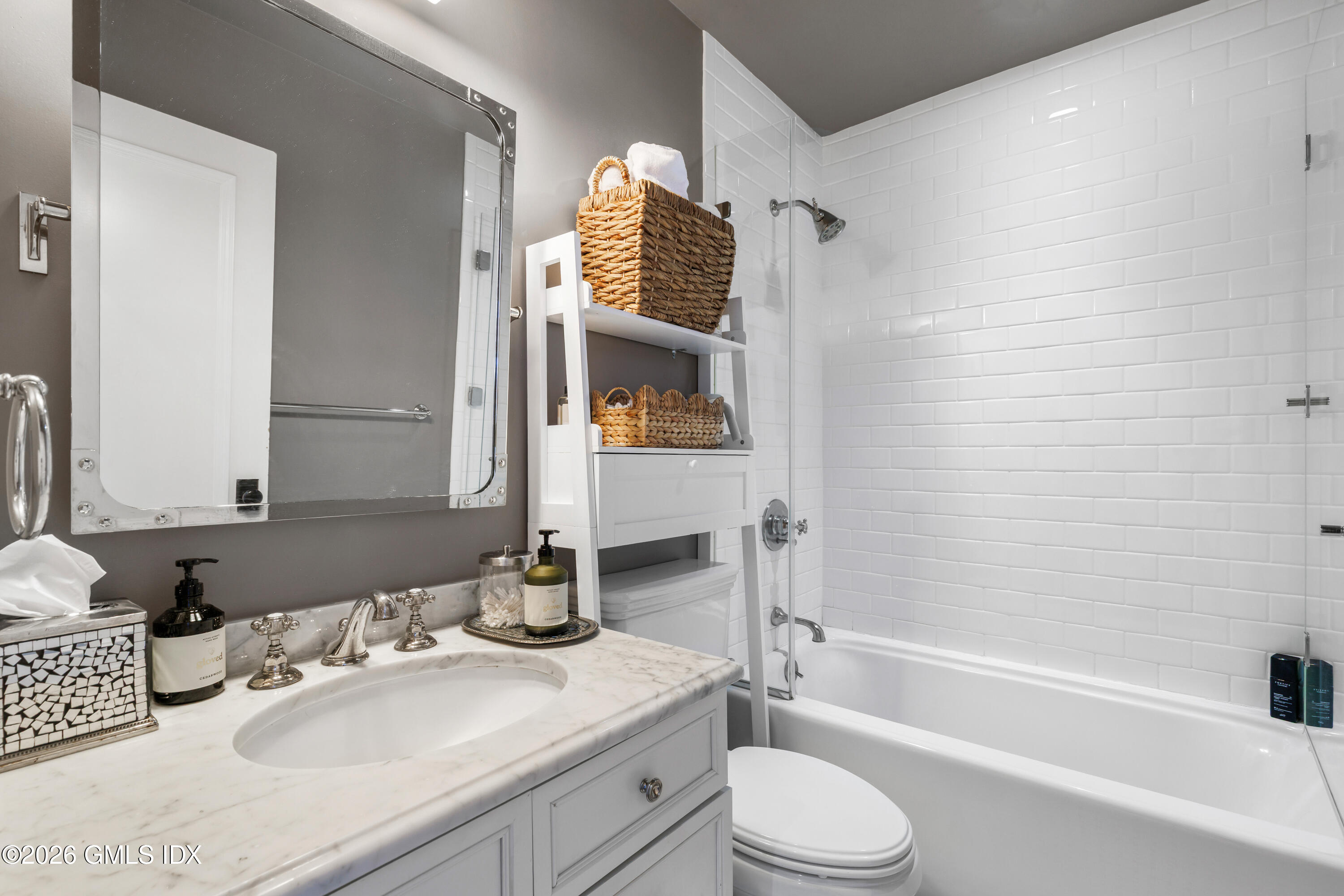 2 Old Church Road, Unit 1 Greenwich, CT 06830 - Photo 27 of 36 Bedroom2-Bathroom