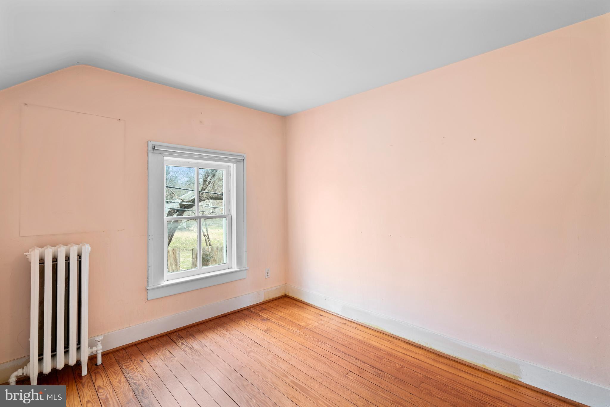 9006 3rd Avenue Silver Spring, MD 20910 - Photo 23 of 38 ANOTHER VIEW OF 3RD BEDROOM