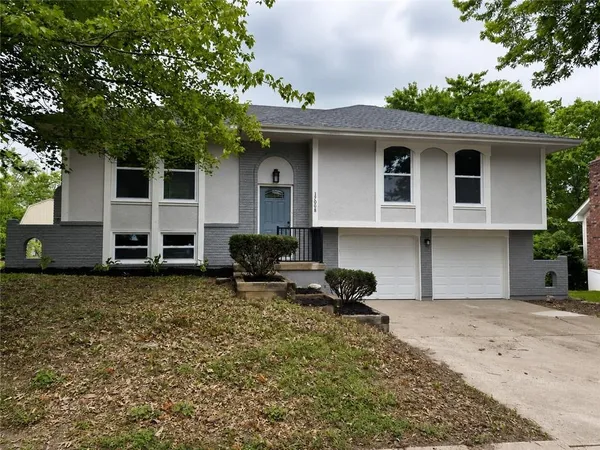 $284,900 | 17008 East 2 Street South, Independence, MO 64056