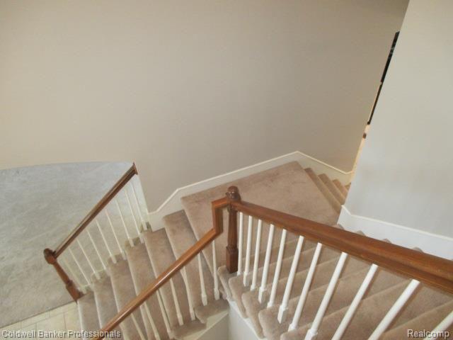 2432 Jackson Drive Rochester, MI 48309 - Photo 5 of 41 059.jpg