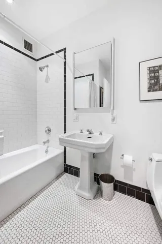 $8,475,000 | 525 West 22nd Street, Unit 3AF | Chelsea