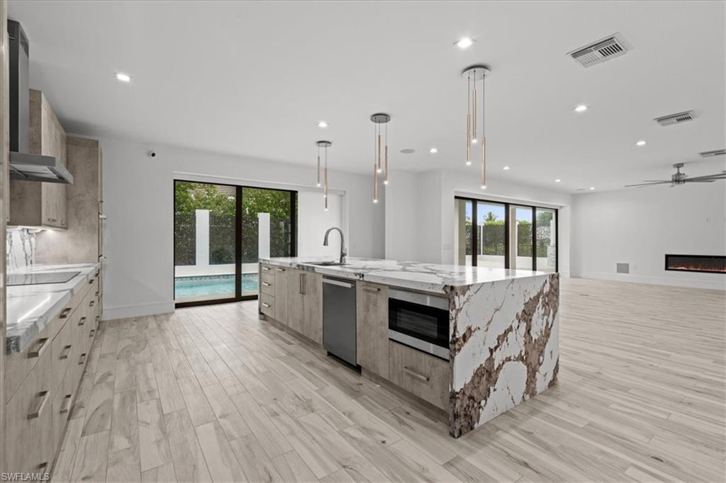 3800 Crayton Road Naples, FL 34103 - Photo 26 of 50