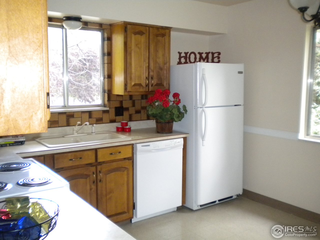 425 Briarwood Road Fort Collins, CO 80521 - Photo 5 of 17 Kitchen