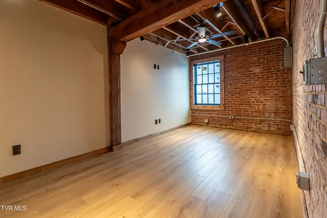 $2,715 | 453 East Main Street, Unit 300, Kingsport, TN 37660