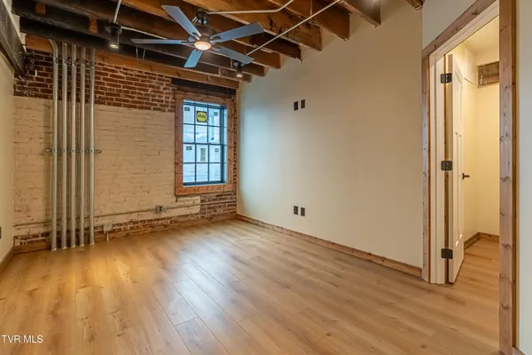 $2,715 | 453 East Main Street, Unit 300, Kingsport, TN 37660