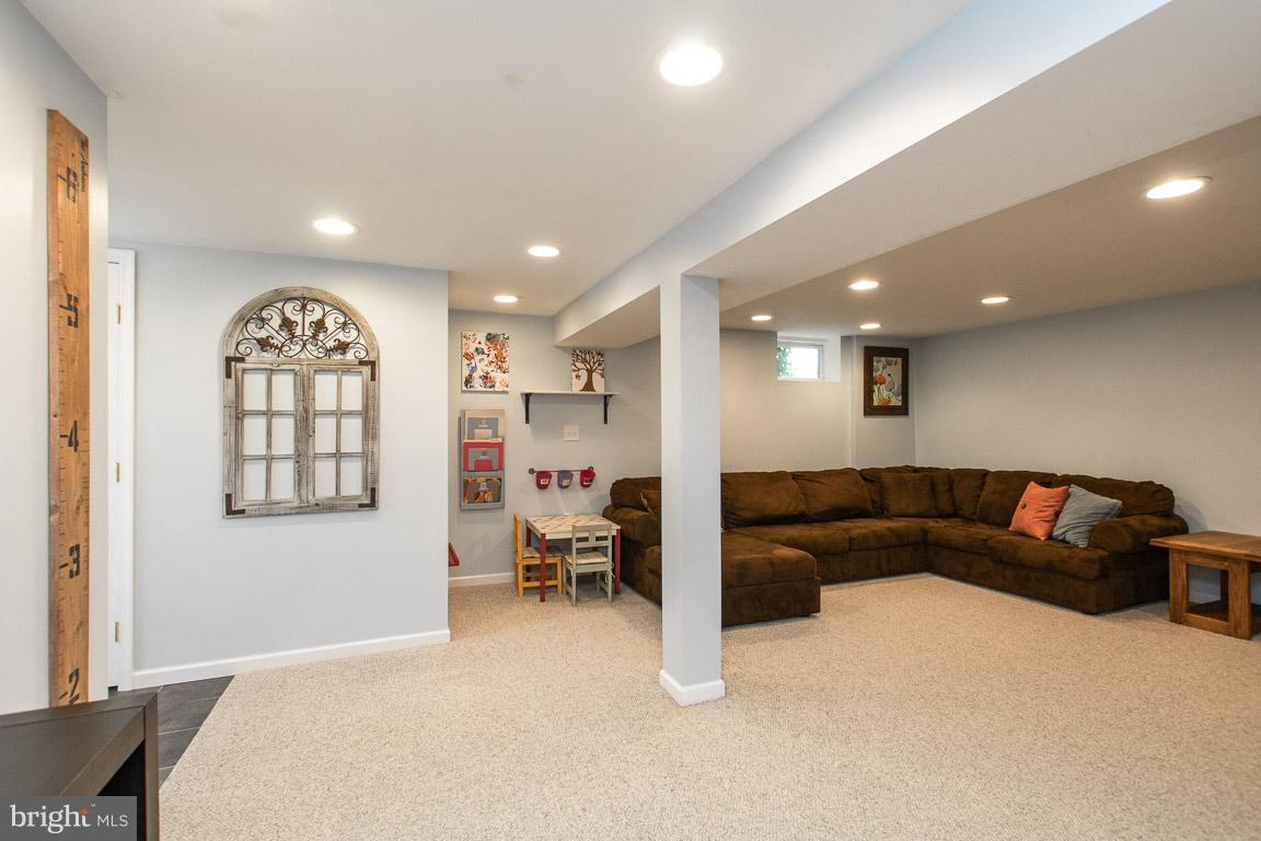 1012 Bosley Road Cockeysville, MD 21030 - Photo 21 of 30 Family Room