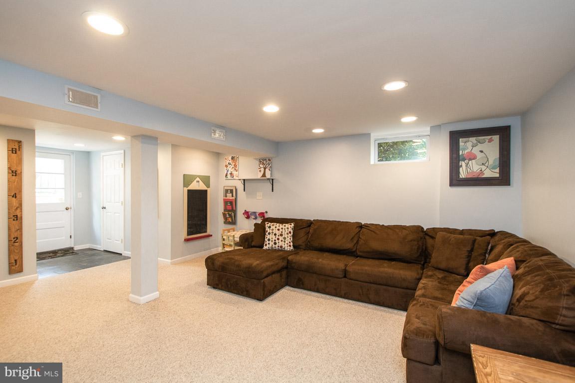 1012 Bosley Road Cockeysville, MD 21030 - Photo 23 of 30 Family Room