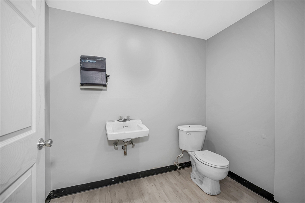 230 Cumberland Road Lowell, MA 01850 - Photo 12 of 38