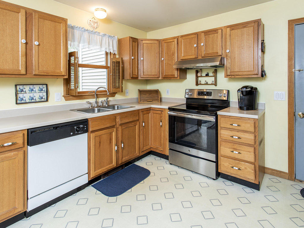 8 Spruce Ridge Road Edgecomb, ME 04556 - Photo 9 of 26 13