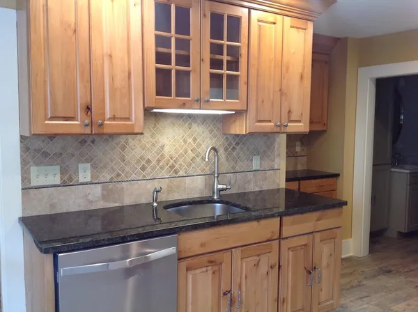 $2,100 | 341 Court Street, Unit 1, Keene, NH 03431