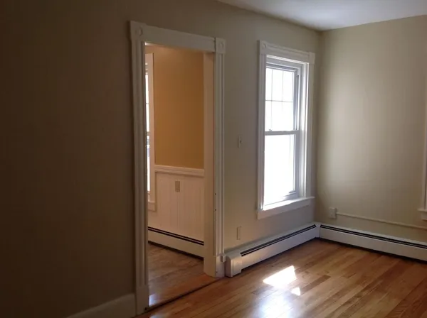 $2,100 | 341 Court Street, Unit 1, Keene, NH 03431