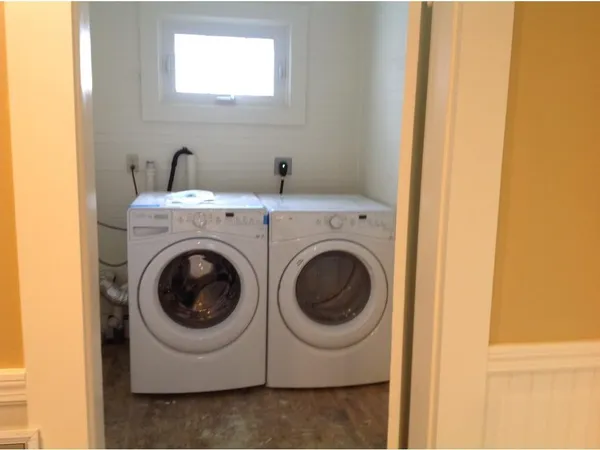 $2,100 | 341 Court Street, Unit 1, Keene, NH 03431