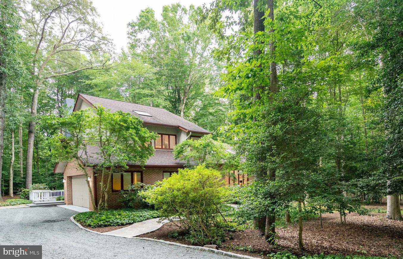 9501 Watts Road Great Falls, VA 22066 - Photo 1 of 73 Gallery Image 1