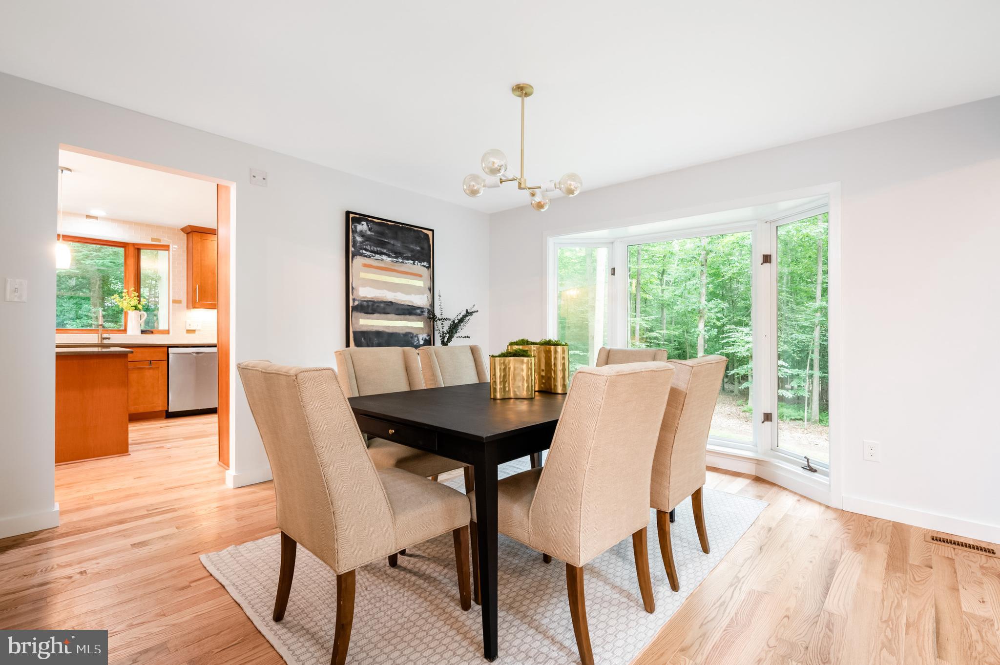 9501 Watts Road Great Falls, VA 22066 - Photo 20 of 73 Dining room wth bay window