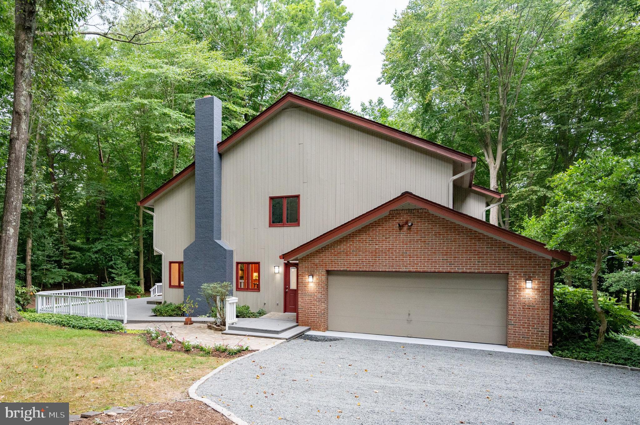 9501 Watts Road Great Falls, VA 22066 - Photo 59 of 73 Garage side view