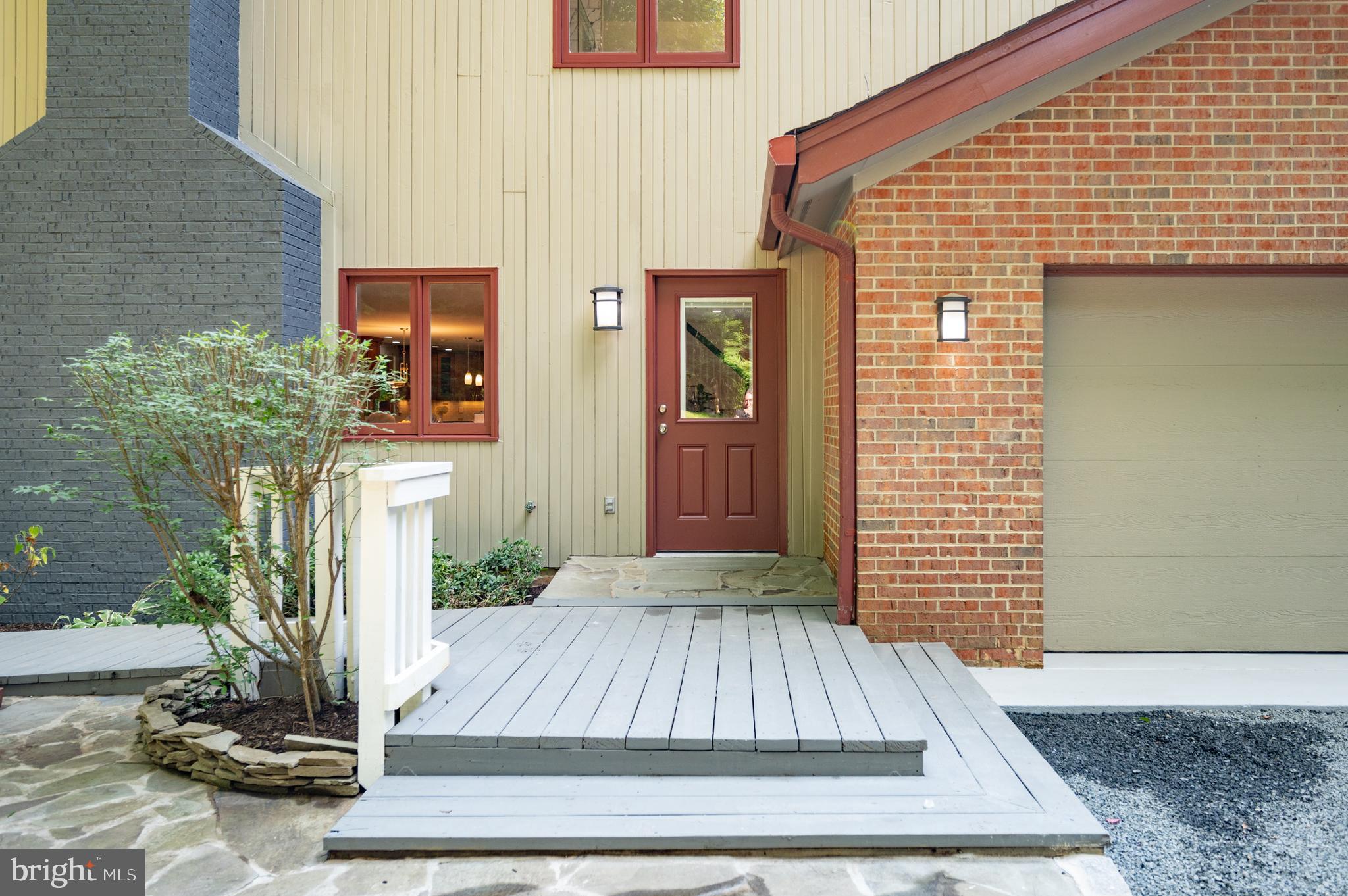 9501 Watts Road Great Falls, VA 22066 - Photo 61 of 73 Mud room entrance