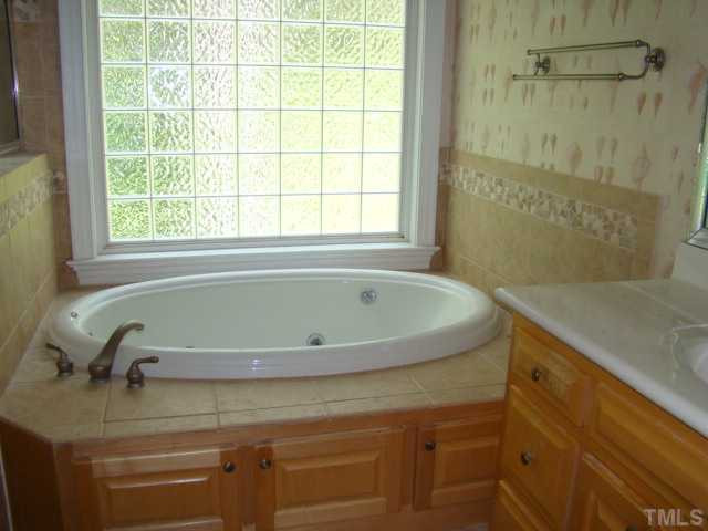 2112 Summer Azure Way Raleigh, NC 27613 - Photo 14 of 16 Master Bath/Spa