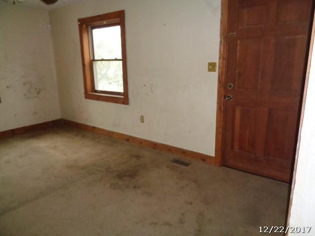 4622 Pleasant Ridge Road Knoxville, TN 37912 - Photo 3 of 8 6_livingZ