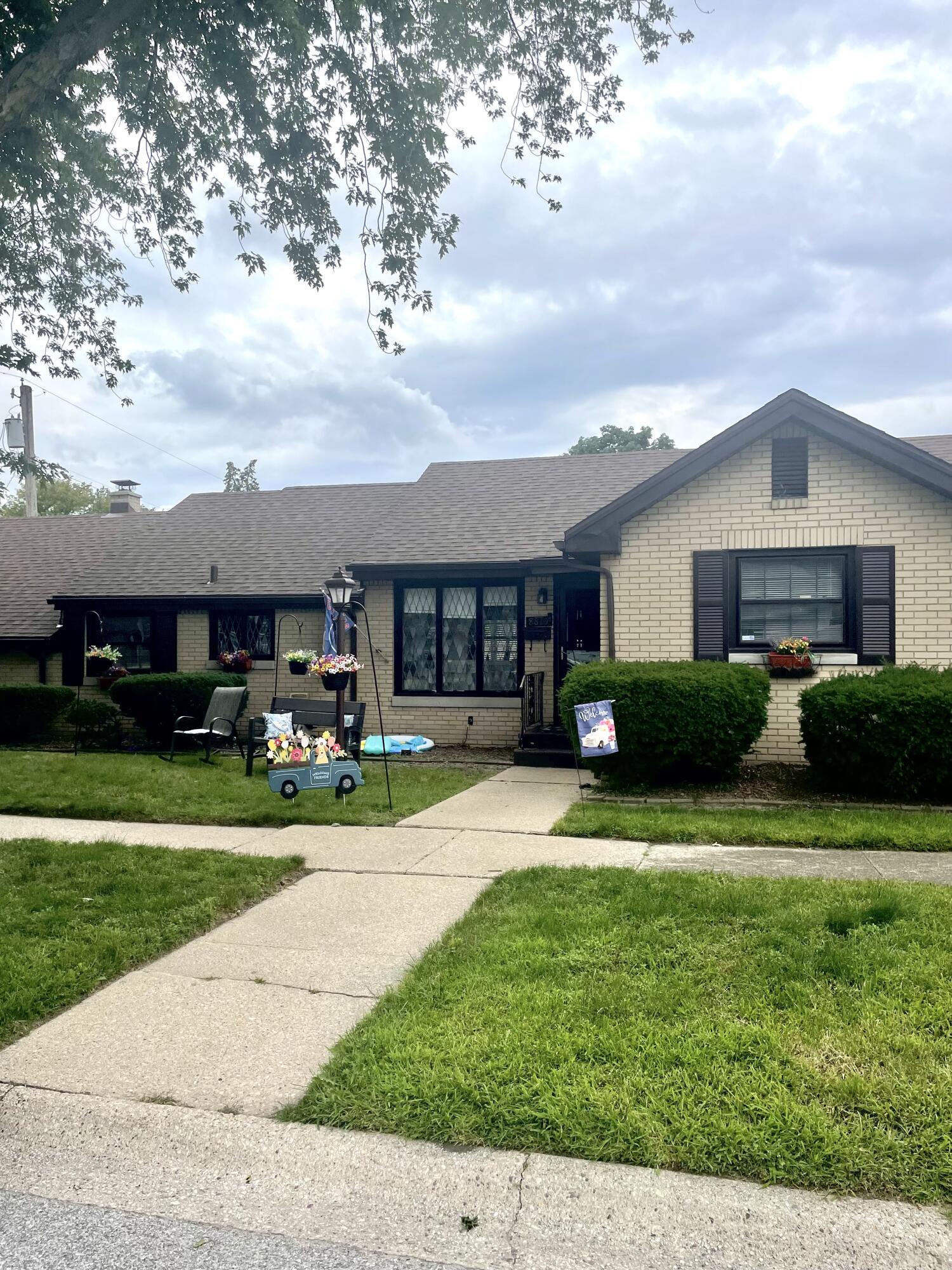8810 Osborne Road Highland, IN 46322 - Photo 1 of 23 1500x2000