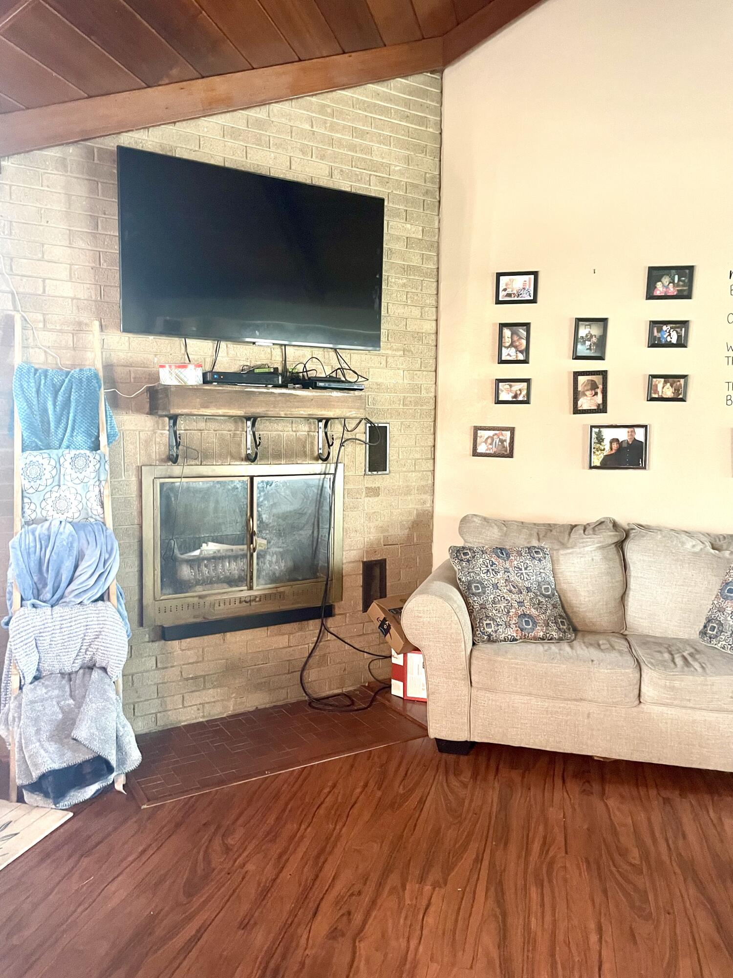 8810 Osborne Road Highland, IN 46322 - Photo 3 of 23 1500x2000