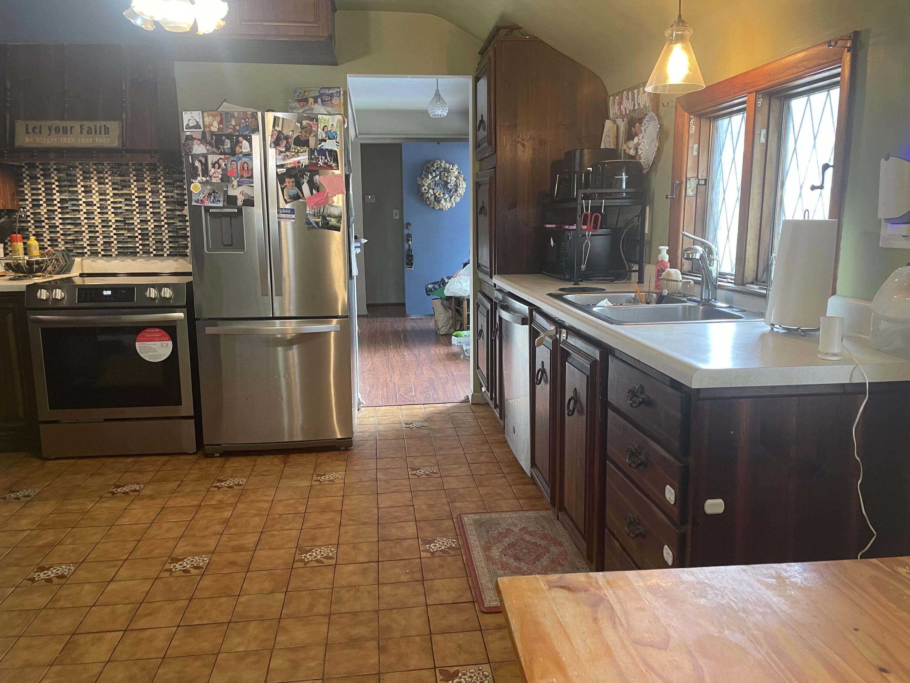 8810 Osborne Road Highland, IN 46322 - Photo 7 of 23 3000x2250