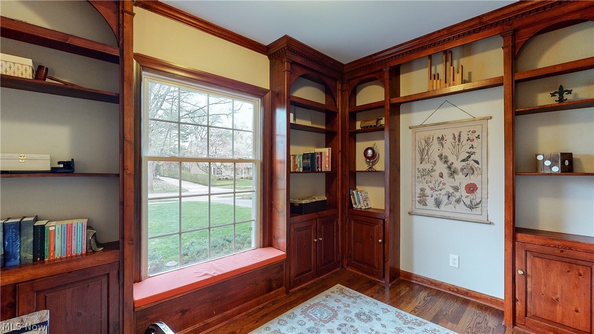 21149 Colby Road Shaker Heights, OH 44122 - Photo 10 of 27 Gallery Image 10