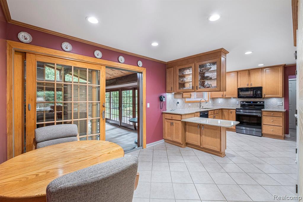 40890 West 10 Mile Road Novi, MI 48375 - Photo 8 of 32